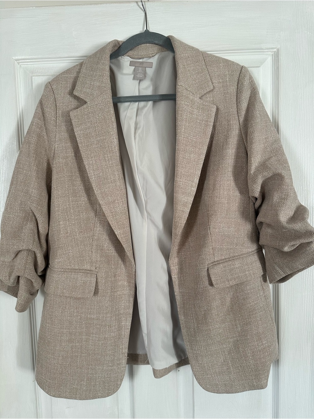 H&M Women’s Taupe Textured Blazer w/ Ruched Sleeves Size L